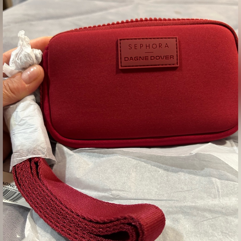 BRAND NEW DAGNE DOVER SEPHORA CROSSBODY BAG WITH PLACE FOR PHONE & CREDIT CARDS